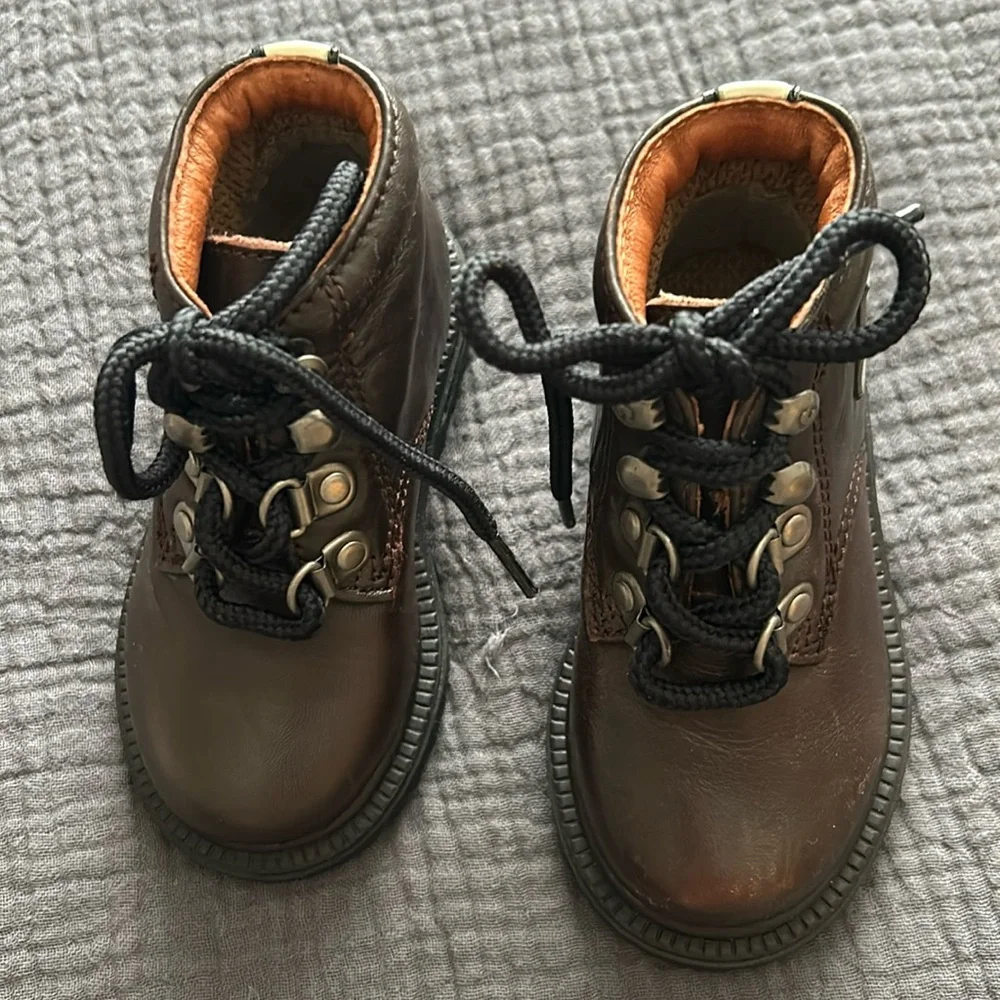 Gymboree leather boots with reflective strip